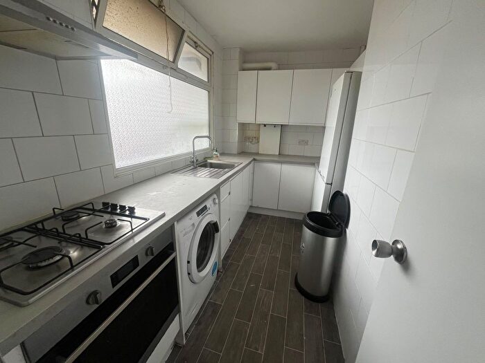 2 Bedroom Flat To Rent In Wellesley Street, London, E1