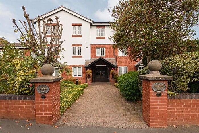 2 Bedroom Property For Sale In Woodmere Court, Avenue Road, London, N14