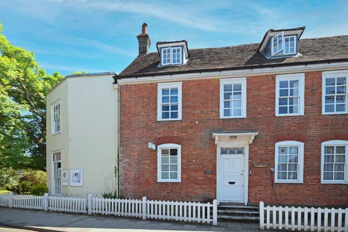 3 Bedroom Flat To Rent In George Lane Hayes, BR2