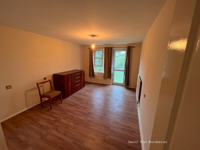 1 Bedroom Flat To Rent In Pump Close, Northolt, UB5