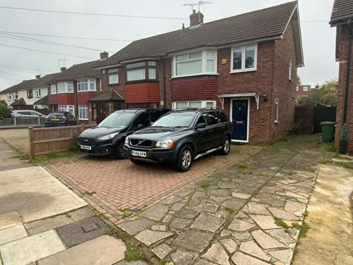 3 Bedroom Semi-Detached House To Rent In Wood Lane, Hornchurch, RM12