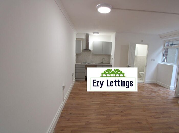 Studio To Rent In Bensham Grove, Thornton Heath, CR7