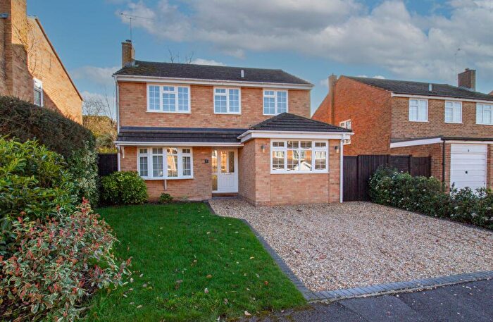 4 Bedroom Detached House For Sale In Coniston Way, Church Crookham, GU52