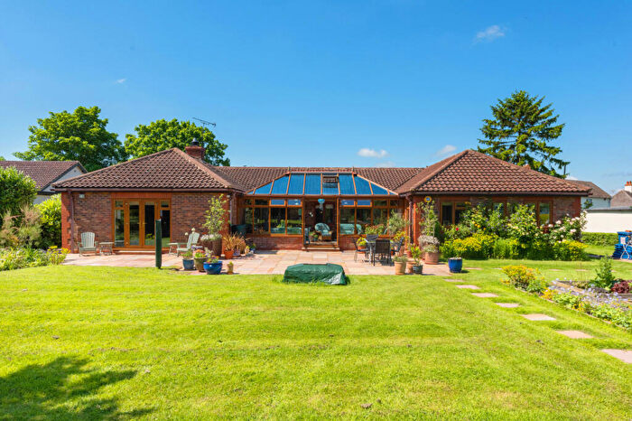 5 Bedroom Bungalow For Sale In Station Road, Catworth, Huntingdon, Cambridgeshire, PE28