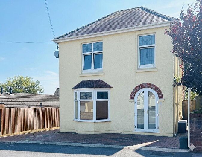 3 Bedroom Detached House For Sale In Bryn Avenue, Burry Port, SA16