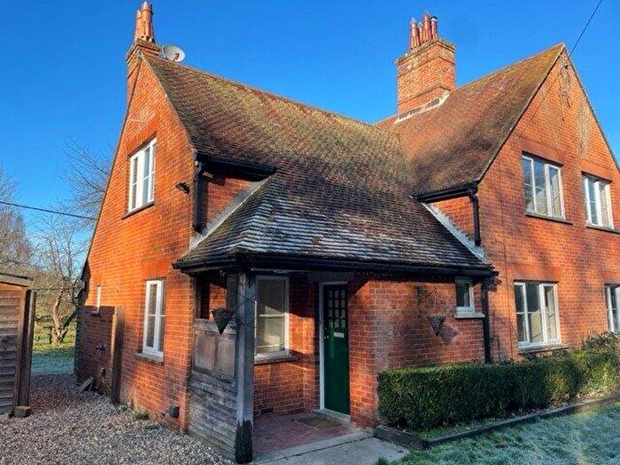 3 Bedroom Semi-Detached House To Rent In Woolton Hill, Newbury, Berkshire, RG20