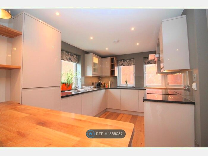 2 Bedroom Maisonette To Rent In Ferrymans Court, St. Philips, Bristol, BS2