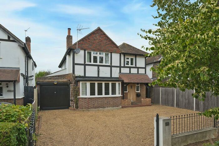 4 Bedroom Detached House To Rent In Midway, Walton On Thames, KT12