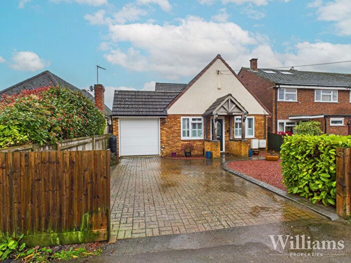 3 Bedroom Detached Bungalow For Sale In Eythrope Road, Stone, HP17