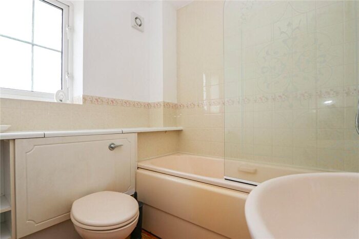 4 Bedroom Detached House For Sale In Meadow Way, Bradley Stoke, Bristol, BS32