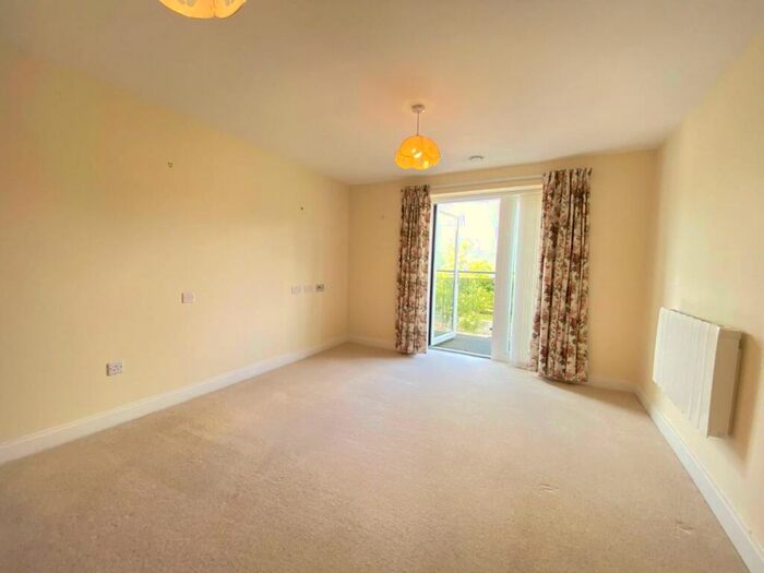 1 Bedroom Retirement Property For Sale In Springfield Close, Stratford-upon-Avon, CV37