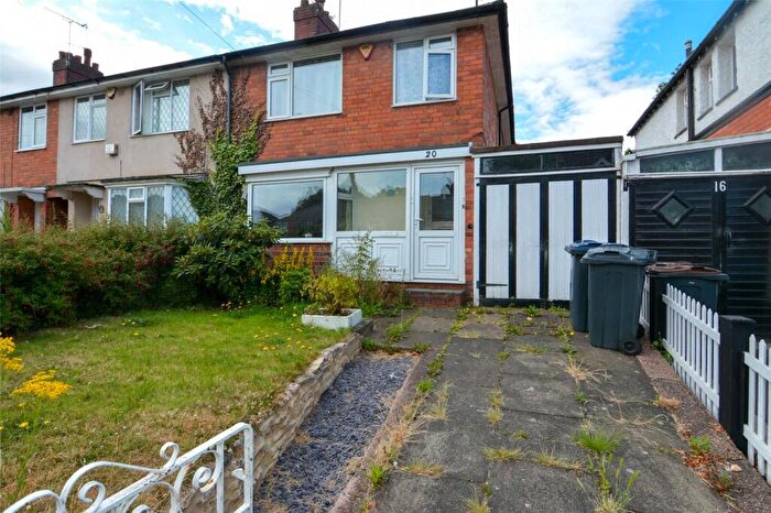 3 Bedroom Semi Detached House To Rent In Staple Hall Road, Birmingham, West Midlands, B31