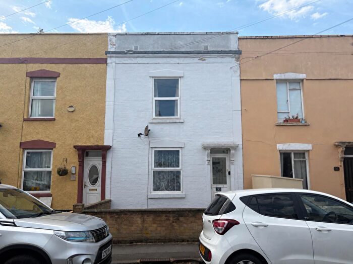 2 Bedroom House For Sale In Lyppiatt Road, Bristol, BS5