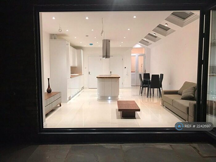 6 Bedroom Semi-Detached House To Rent In Athenlay Road, Peckham, Nunhead, Dulwich, Camberwell, Brixton, SE15