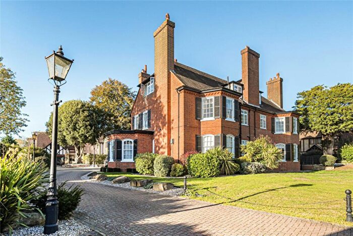 2 Bedroom Flat For Sale In Asprey Place, Bromley, BR1