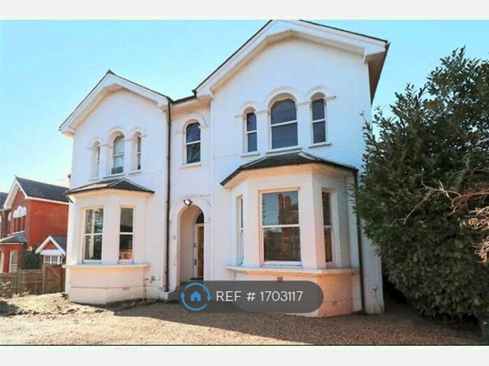 2 Bedroom Flat To Rent In Park Hill, London, W5