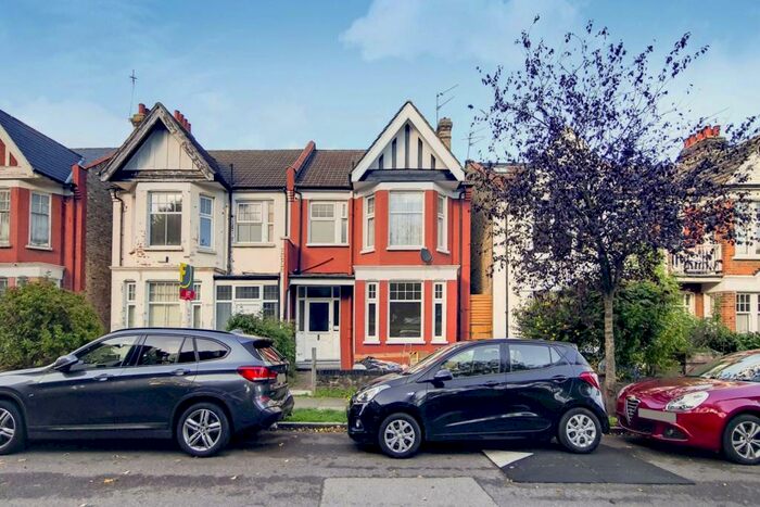 4 Bedroom House To Rent In Tewkesbury Road, Bounds Green, London, N11