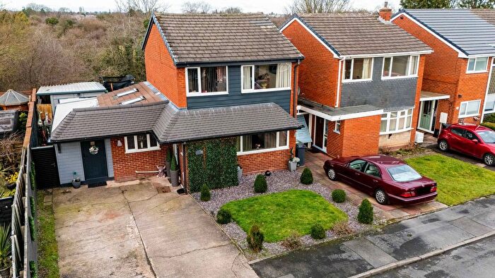 3 Bedroom Detached House For Sale In Stonehouse Avenue, Willenhall, Walsall, WV13