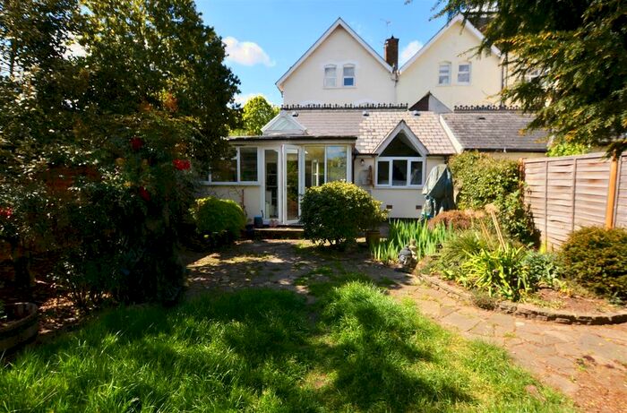 1 Bedroom Semi-Detached Bungalow To Rent In Waldegrave Road, Teddington, TW11