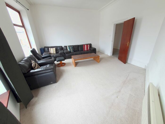1 Bedroom Flat To Rent In Longshut Lane West, Stockport, SK2