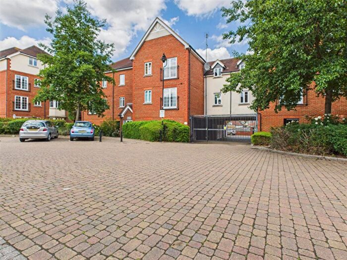 2 Bedroom Flat To Rent In Peppermint Road, Hitchin, Hertfordshire, SG5