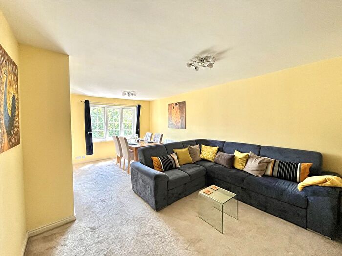 2 Bedroom Flat To Rent In Selhurst Close, Southfields, London, SW19