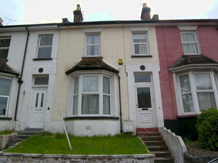 4 Bedroom House To Rent In Bedroom Detached House In Bournemouth, BH2