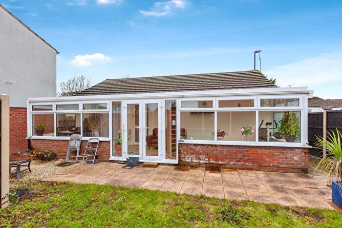 2 Bedroom Detached Bungalow For Sale In Goldsworthy Way, Slough, SL1