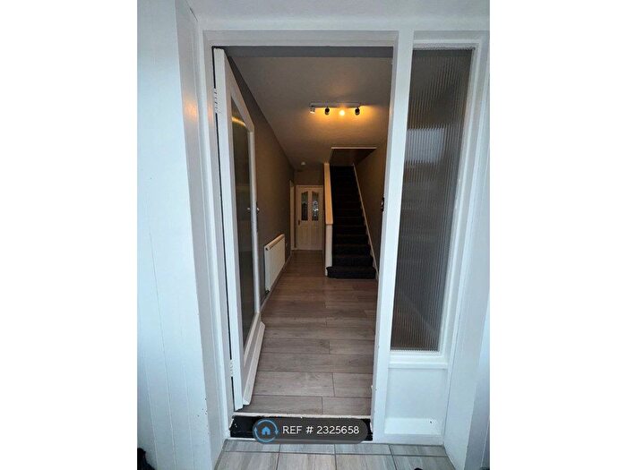 3 Bedroom Terraced House To Rent In Saint Andrews Avenue, Hornchurch, RM12