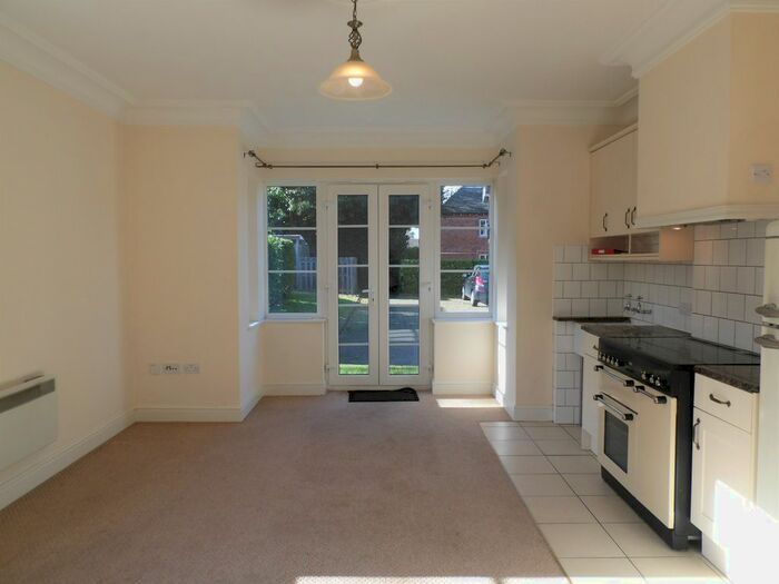 3 Bedroom Flat To Rent In Christine Ingram Gardens, Bracknell RG42