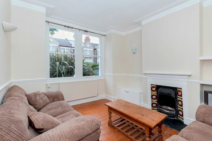 2 Bedroom Flat To Rent In Trentham Street, Southfields SW18