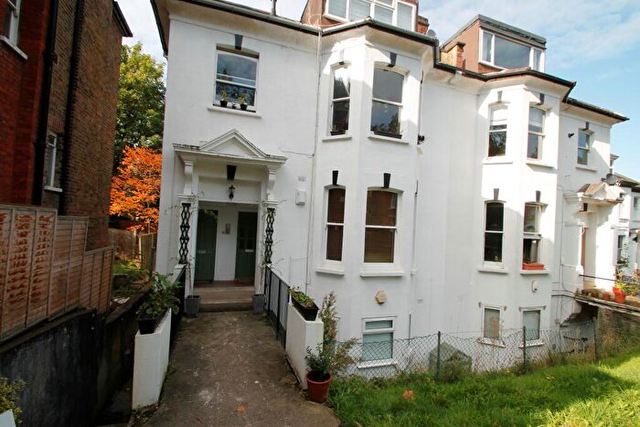 2 Bedroom Flat To Rent In Victoria Crescent, Crystal Palace, SE19