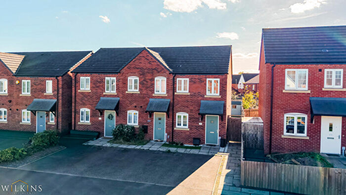 2 Bedroom End Of Terrace House For Sale In Meadow Way, Tamworth, Staffordshire, B79