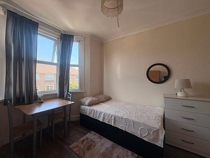 Studio To Rent In Lancaster Road, Barnet, EN4