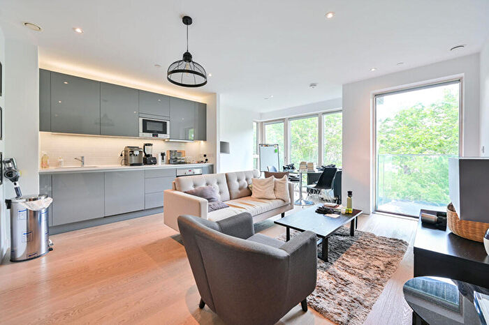 1 Bedroom Flat To Rent In Trafalgar Place, Capell Apartments, Victory Place, London, , Elephant And Castle, SE17