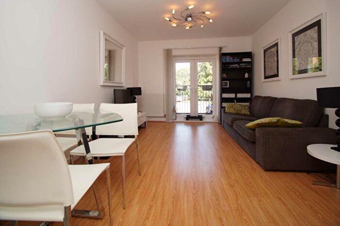 2 Bedroom Apartment To Rent In Adrian Close, Hemel Hempstead, HP1
