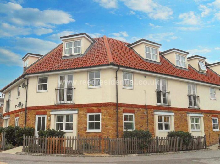 2 Bedroom Apartment To Rent In Ness Road, Shoeburyness, SS3