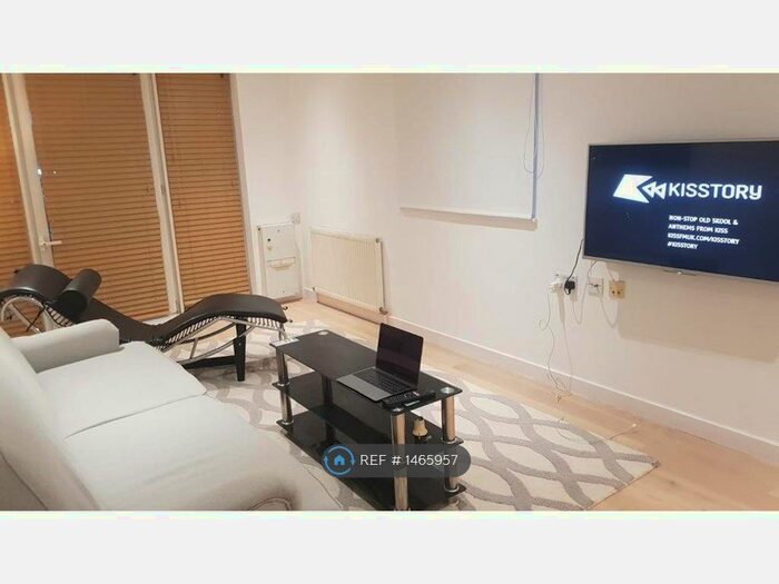 3 Bedroom Flat To Rent In Shaftesbury Place, London, W14