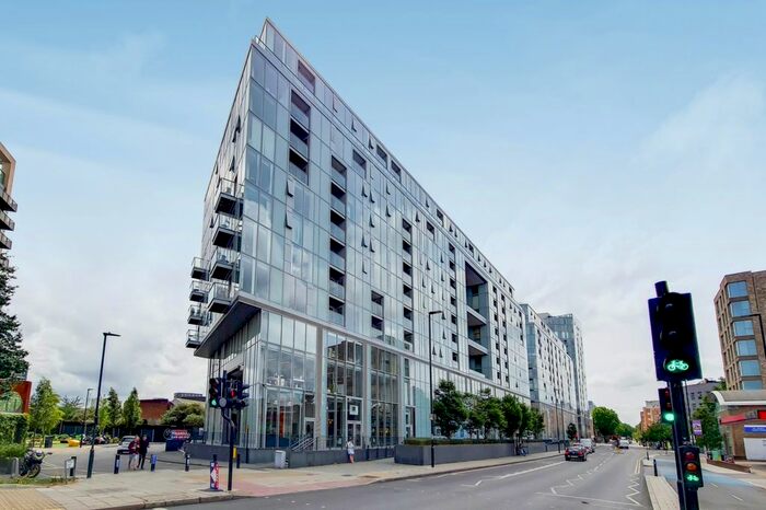 3 Bedroom Flat To Rent In Laban Walk, London, SE8