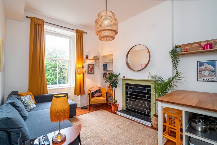 1 Bedroom Flat For Sale In / Duke Street, Leith, Edinburgh, EH6