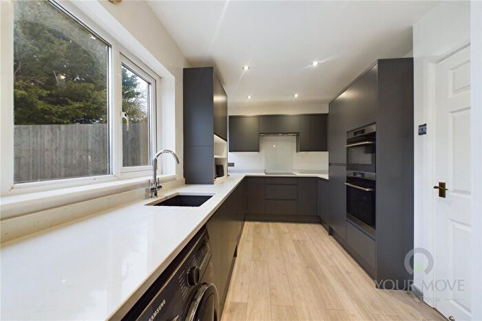 3 Bedroom End Of Terrace House To Rent In Boughton Green Road, Northampton, Northamptonshire, NN2