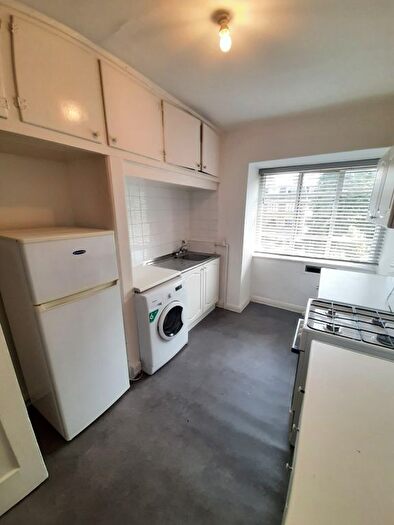 1 Bedroom Flat To Rent In Colney Hatch Lane, London, N10