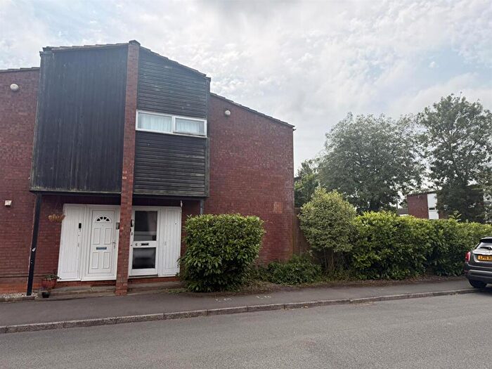 3 Bedroom Property To Rent In Pembridge Close, Redditch, B98