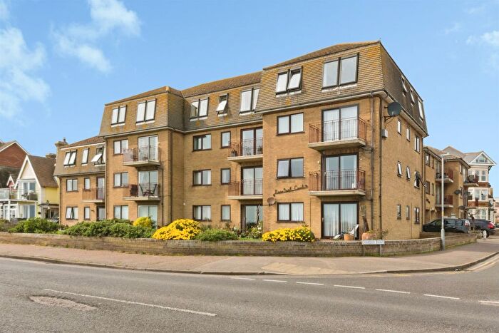 2 Bedroom Flat For Sale In Marine Parade East, Clacton-On-Sea, CO15