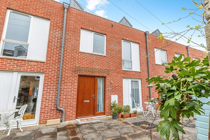4 Bedroom Terraced House For Sale In Bishopscourt Gardens, Love Lane, Rochester, Kent, ME1