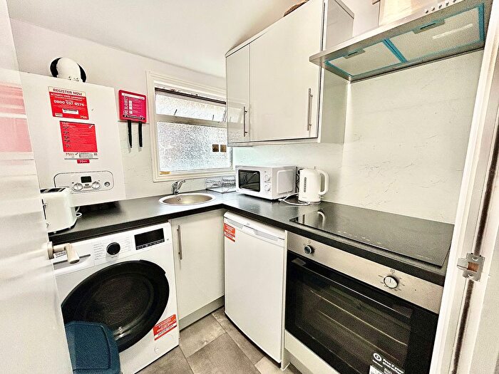 Studio To Rent In ., London, N17