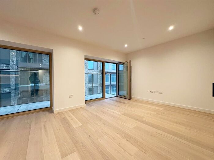 2 Bedroom Flat To Rent In Riverscape Walk, London, E16