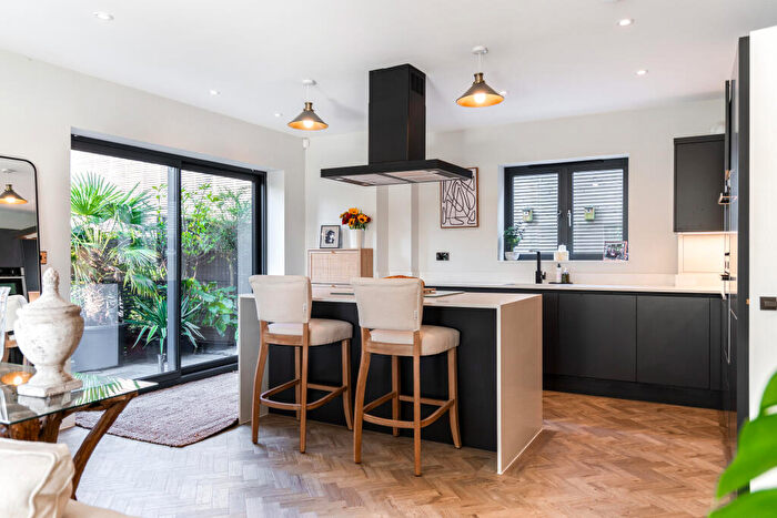 2 Bedroom Flat For Sale In Church Hill, Caterham, CR3