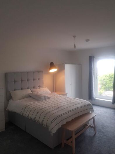 2 Bedroom Flat To Rent In Victoria Street, West Bromwich, West Midlands, B70