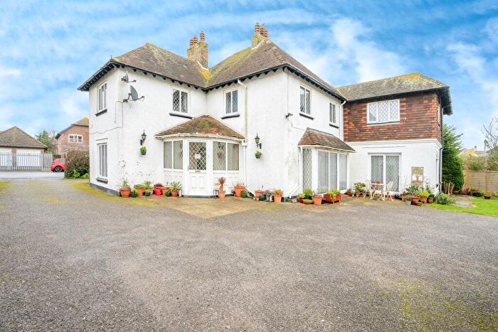 1 Bedroom Flat For Sale In Burnham Avenue, Bognor Regis, PO21